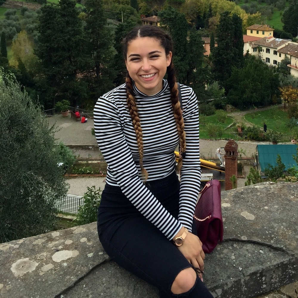 Meet your Posher, Carolina